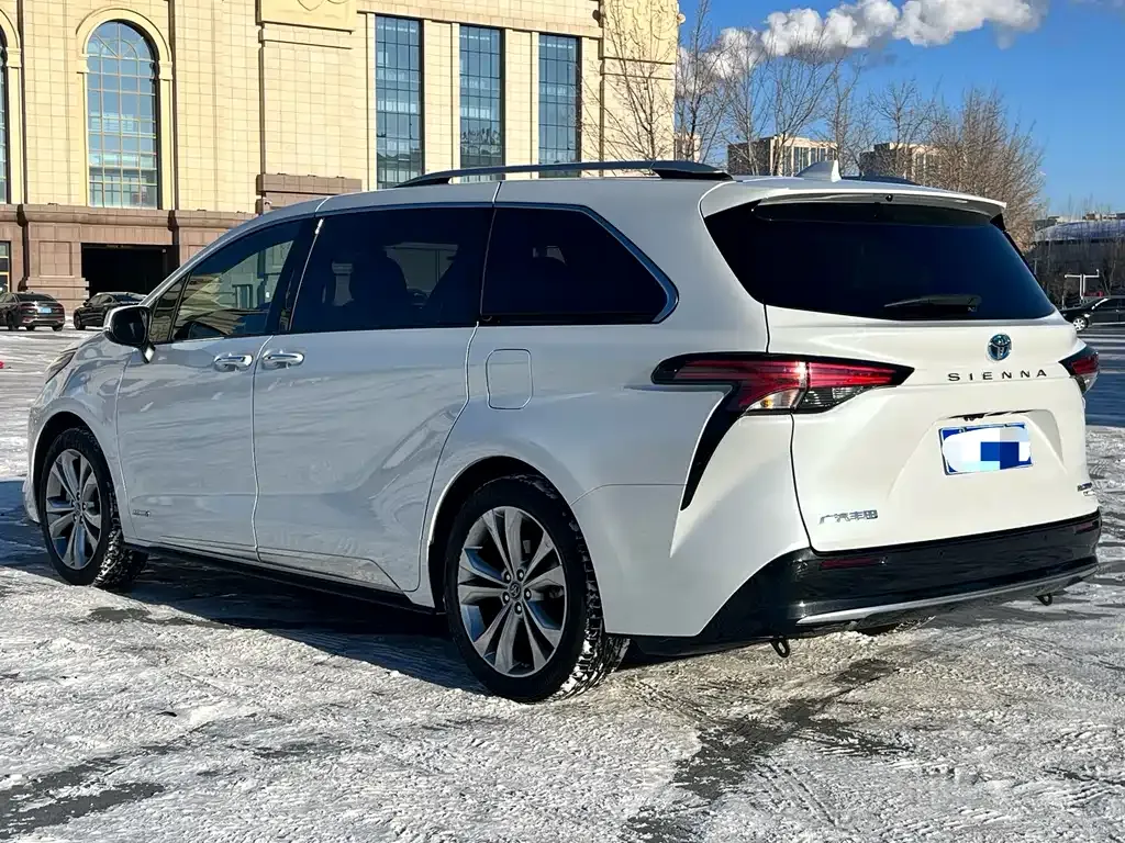 Toyota Sienna 2023 из CN, фото 8