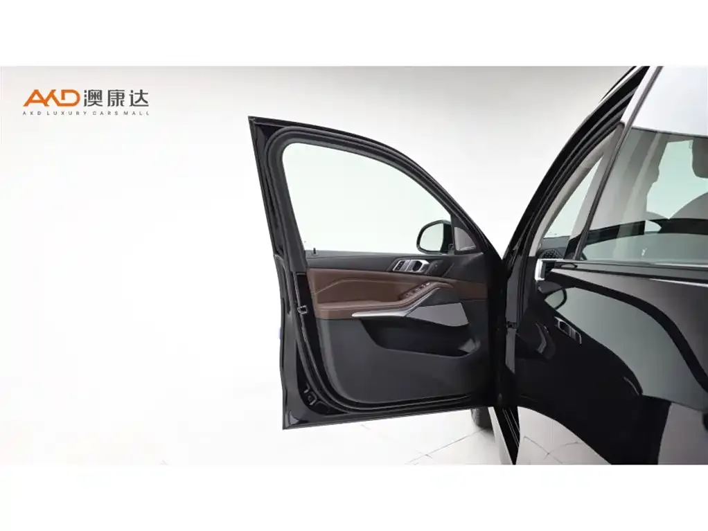 BMW X5 2025 из CN, фото 3