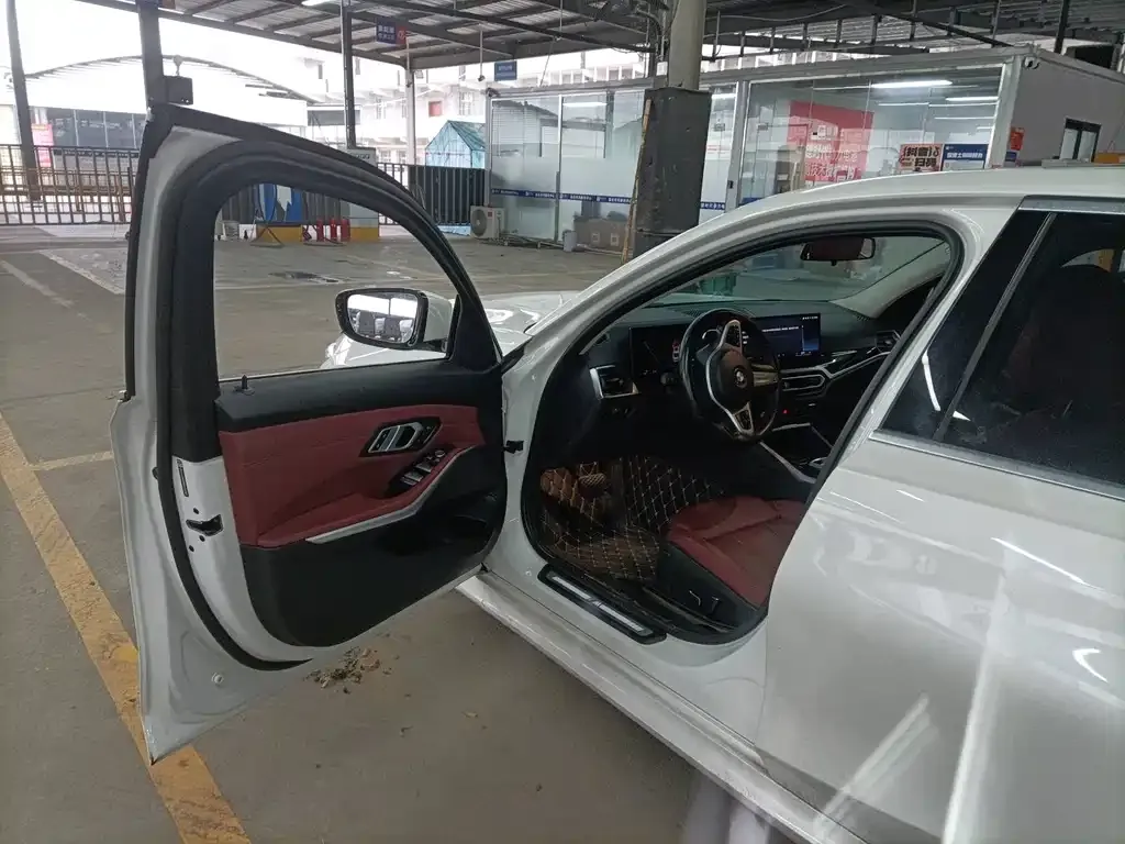 BMW 3 Series 2024 из CN, фото 3