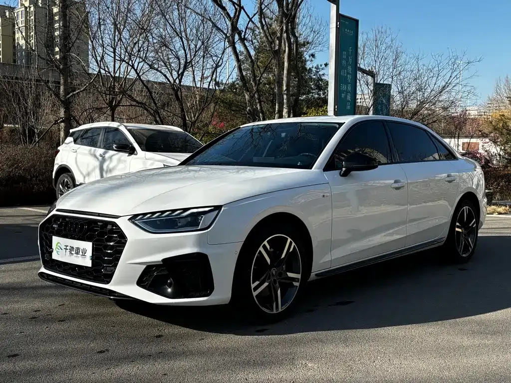 Audi A4L 2022 из CN, фото 1