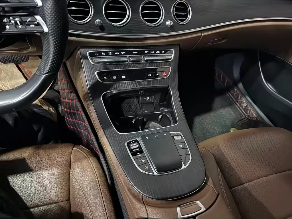 Mercedes-Benz E-Class — фото 10