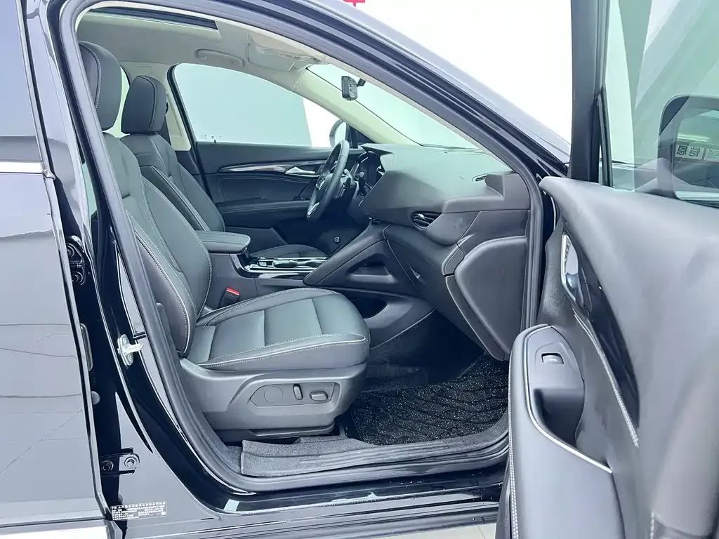 Buick Envision Plus — фото 9