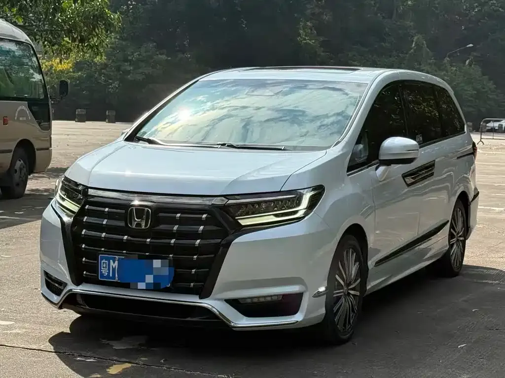 Honda Elysion 2024 из CN, фото 1