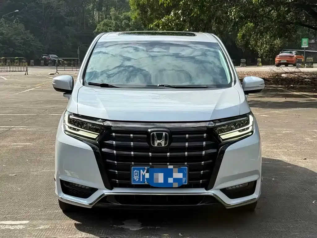 Honda Elysion 2024 из CN, фото 3