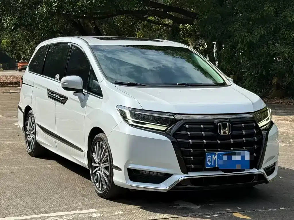 Honda Elysion 2024 из CN, фото 10