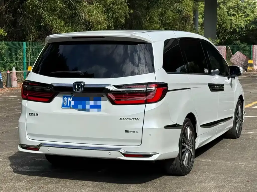 Honda Elysion 2024 из CN, фото 7
