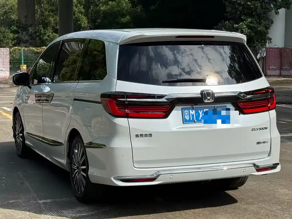 Honda Elysion 2024 из CN, фото 6