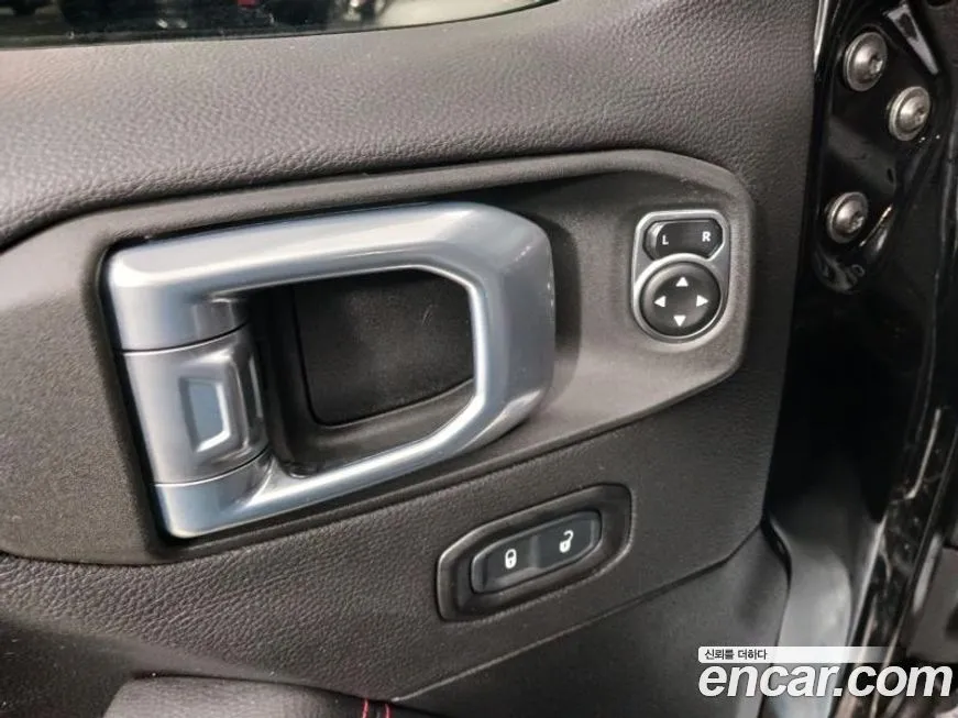 Jeep Wrangler 2022 из KR, фото 5