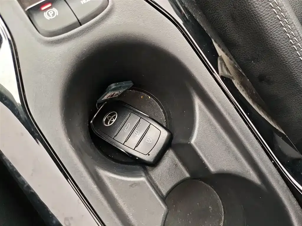 [object Object] Corolla Cross 2022 из CN, фото 9