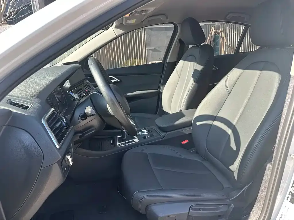 BMW 1 Series 2022 из CN, фото 9