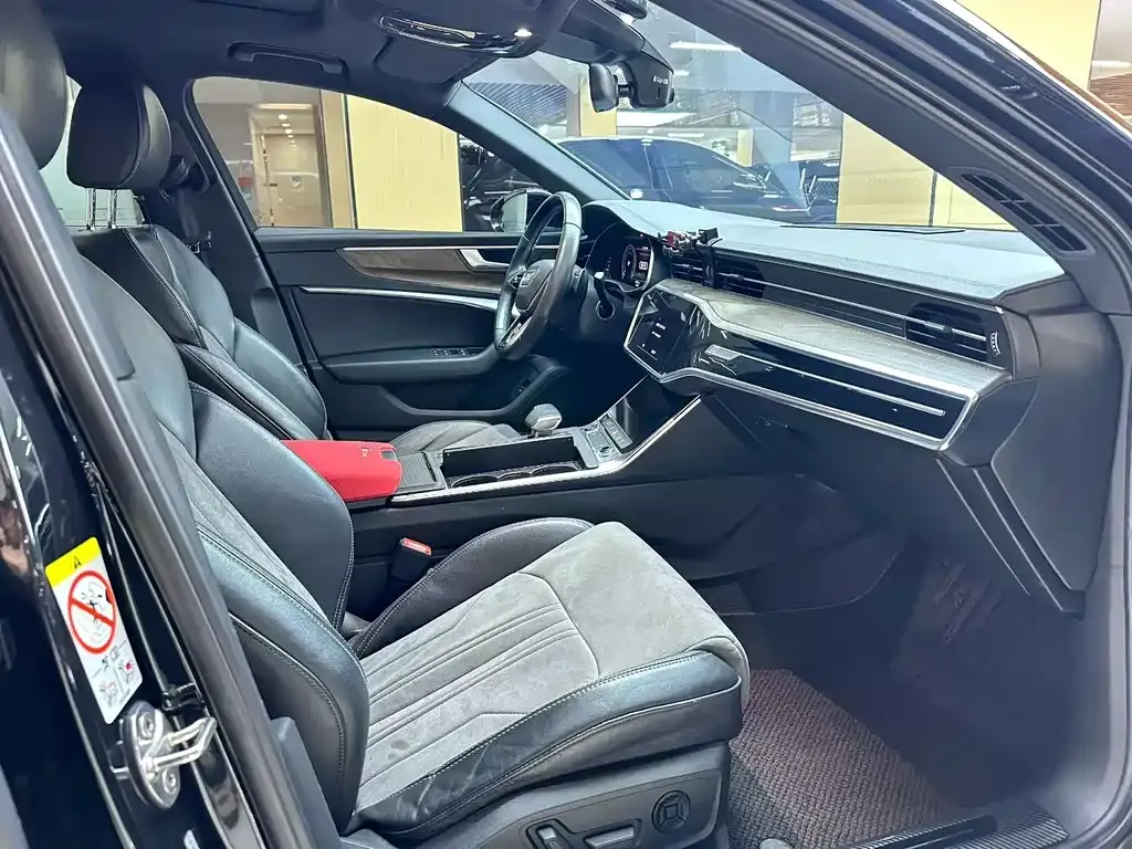 Audi A6L 2022 из CN, фото 4
