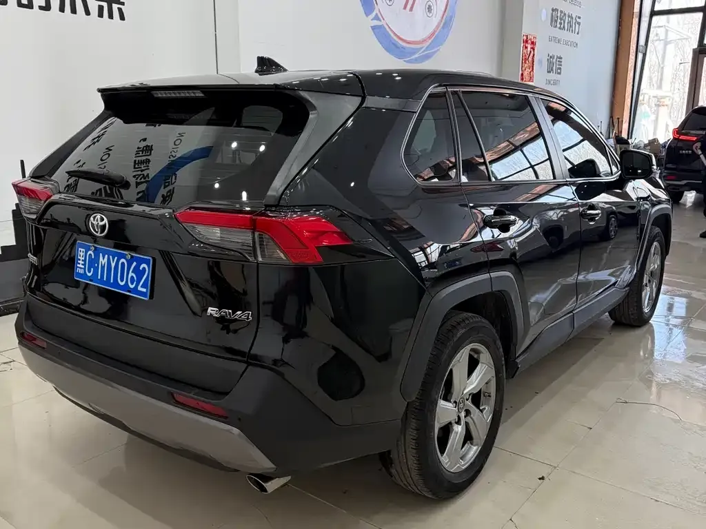 Toyota RAV4 2022 из CN, фото 9