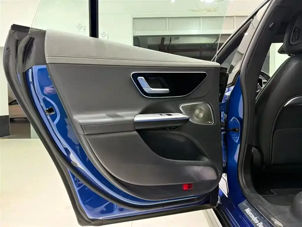 Mercedes-Benz EQE 2023 из CN, фото 6