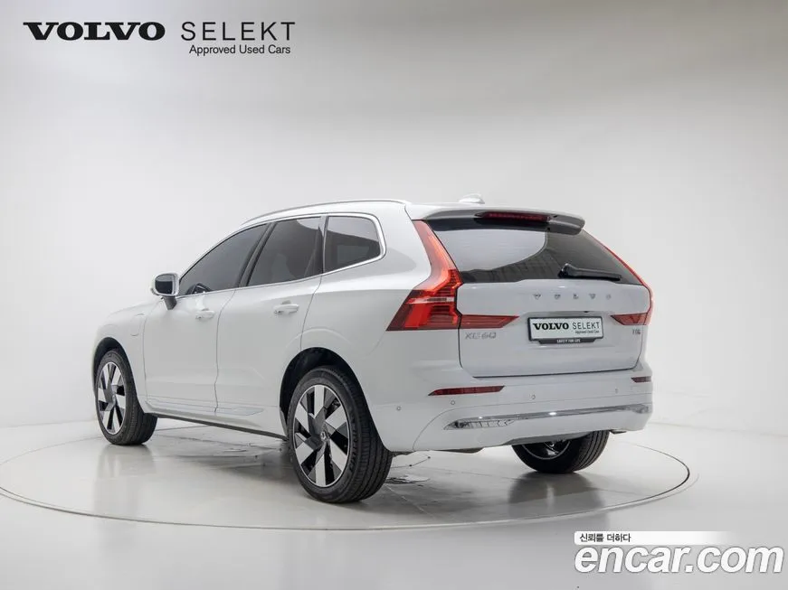 Volvo XC60 — фото 8