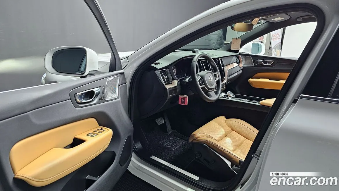 Volvo XC60 — фото 3