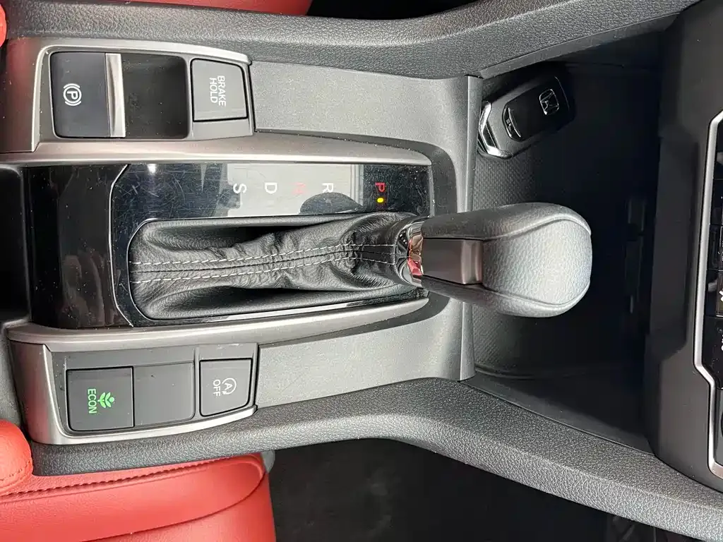 Honda Civic 2022 из CN, фото 2