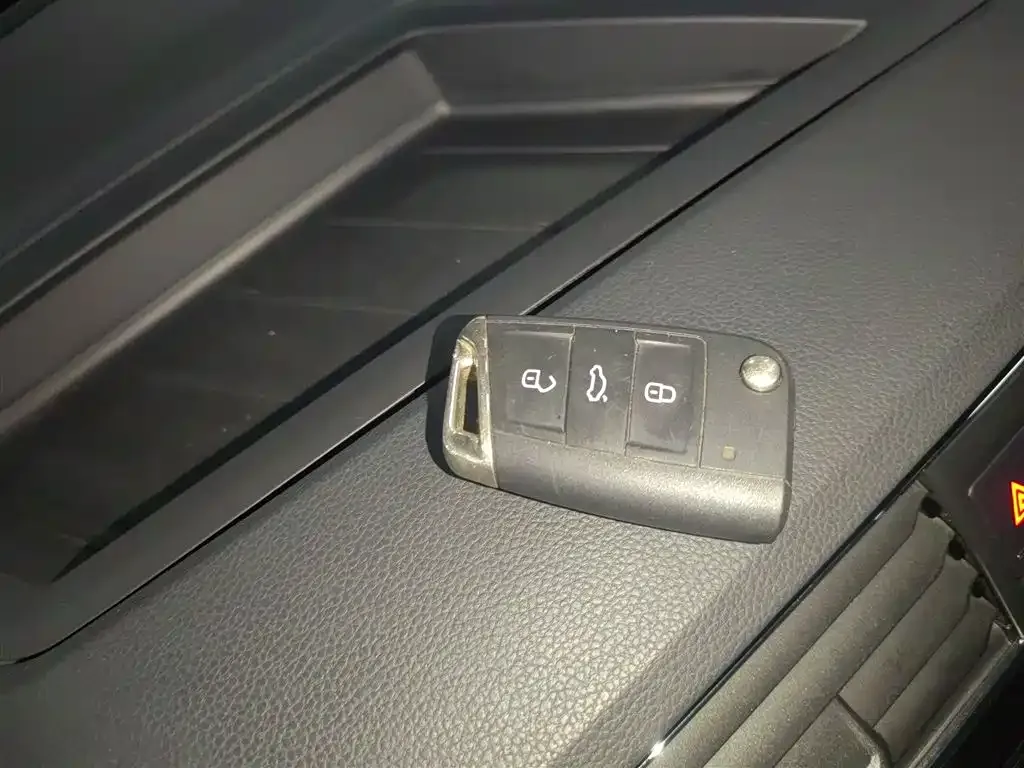 Volkswagen Tiguan L 2021 из CN, фото 4