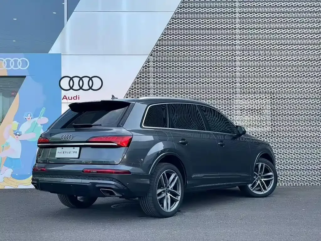 Audi Q7 2024 из CN, фото 8