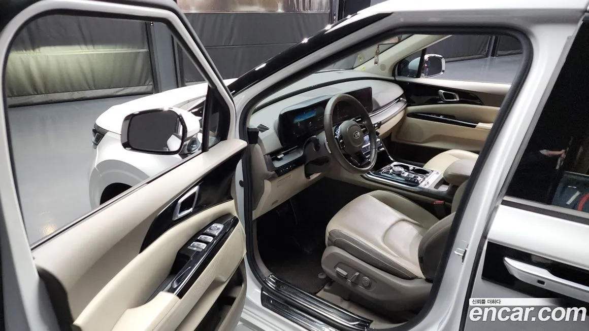 Kia Carnival — фото 10