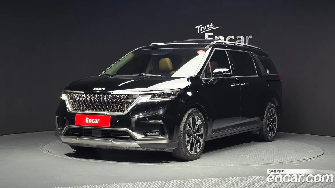 Kia Carnival — фото 1