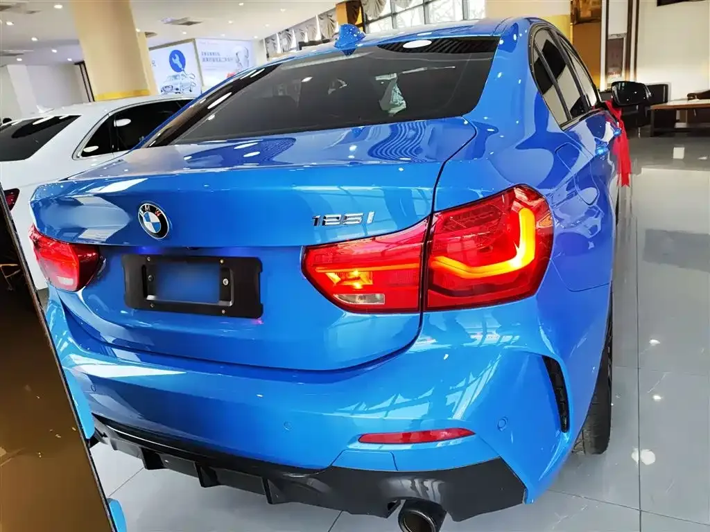 BMW 1 Series 2023 из CN, фото 2