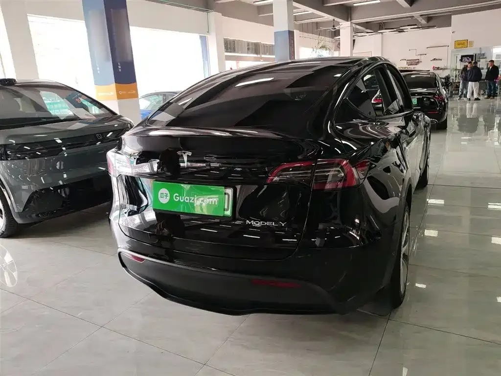 Tesla Model Y 2023 из CN, фото 9