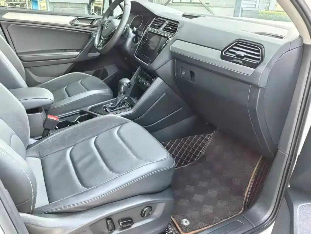Volkswagen Tiguan L 2021 из CN, фото 3