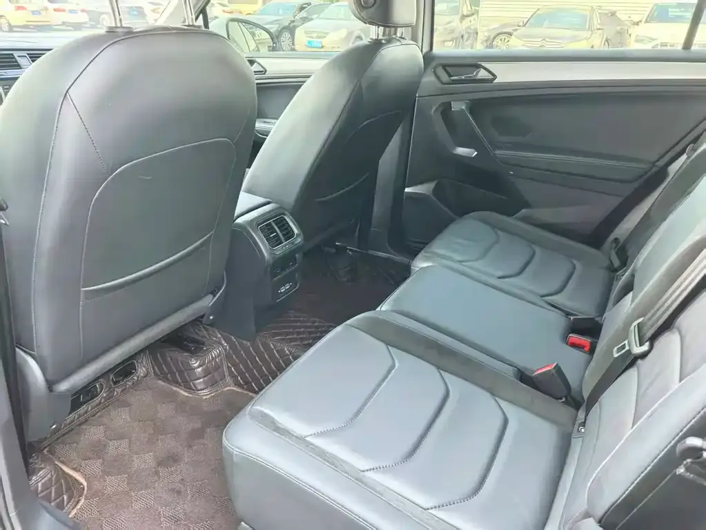 Volkswagen Tiguan L 2021 из CN, фото 8