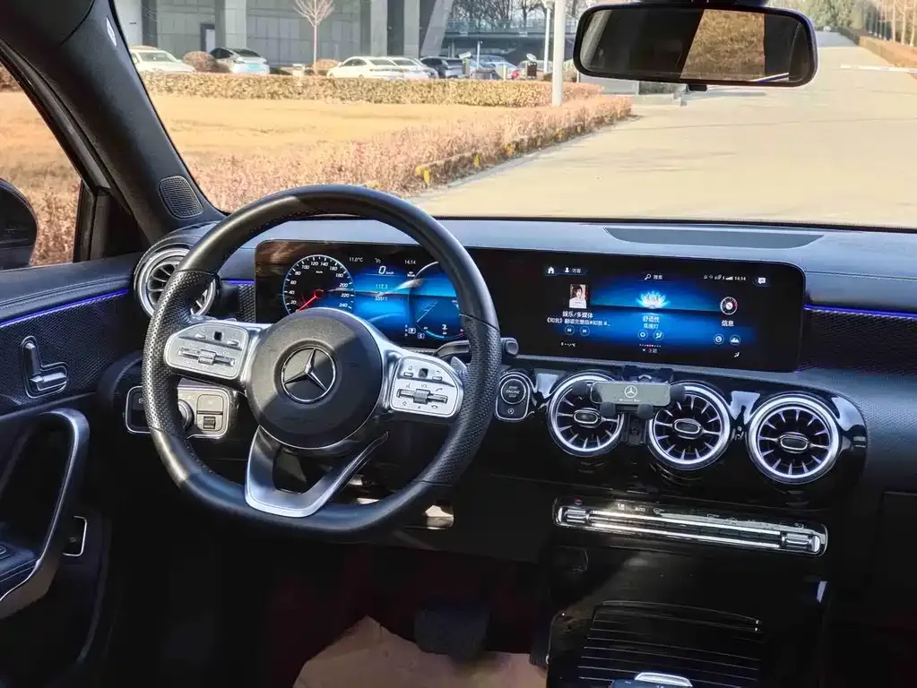 Mercedes-Benz A-Class 2023 из CN, фото 10