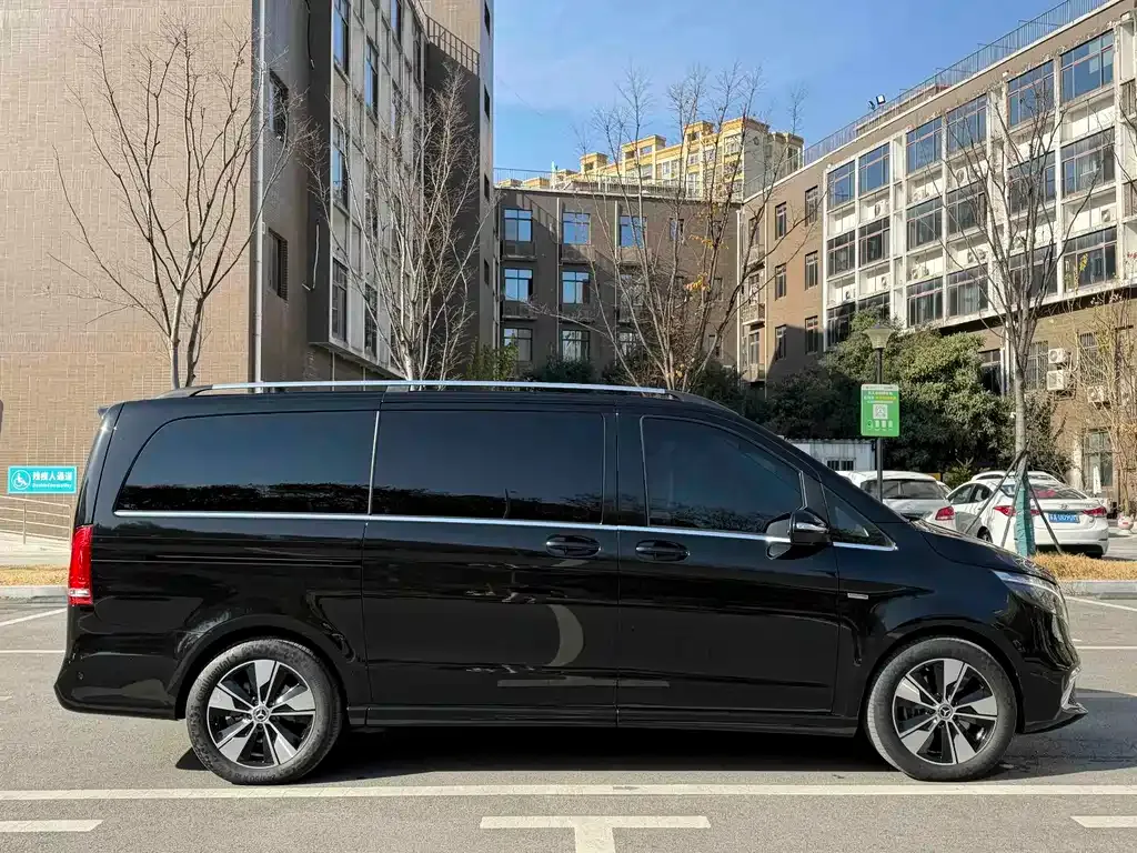 Mercedes-Benz V-Class 2024 из CN, фото 7