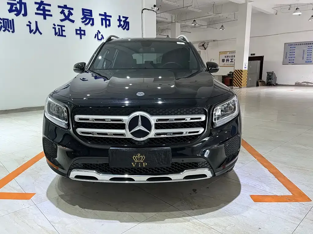 Mercedes-Benz GLB — фото 10