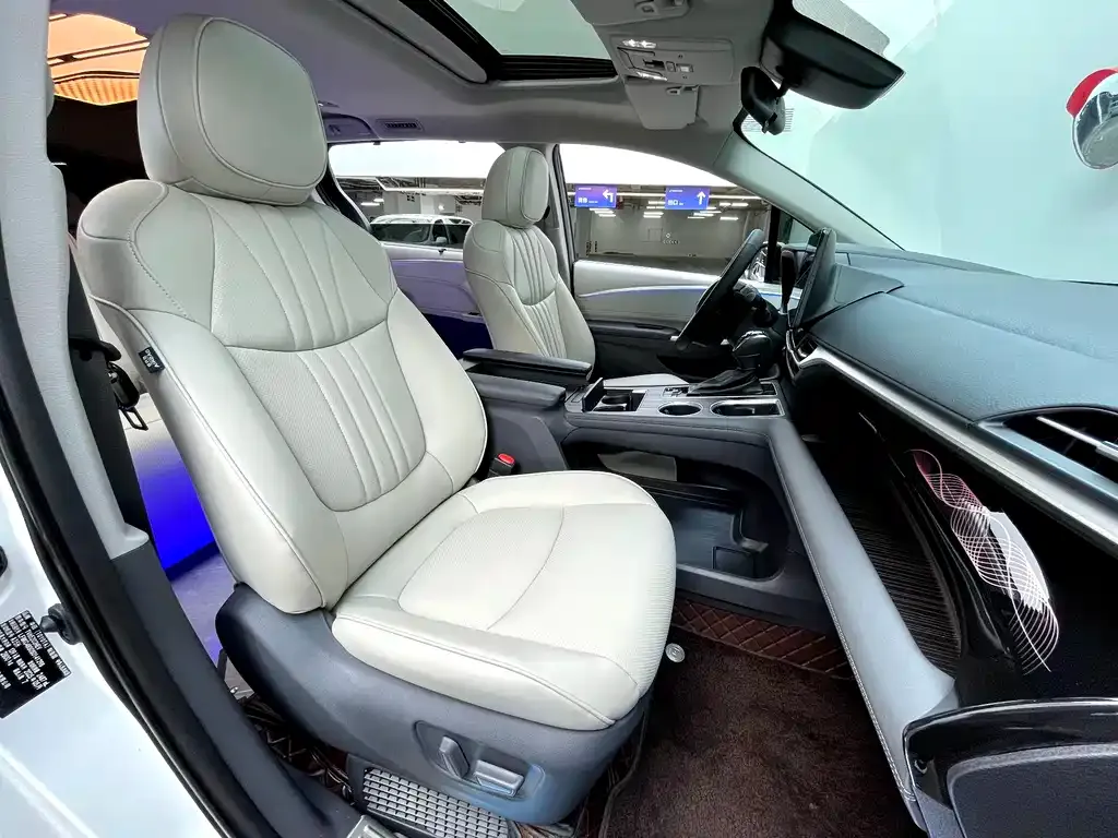 Toyota Granvia 2025 из CN, фото 9