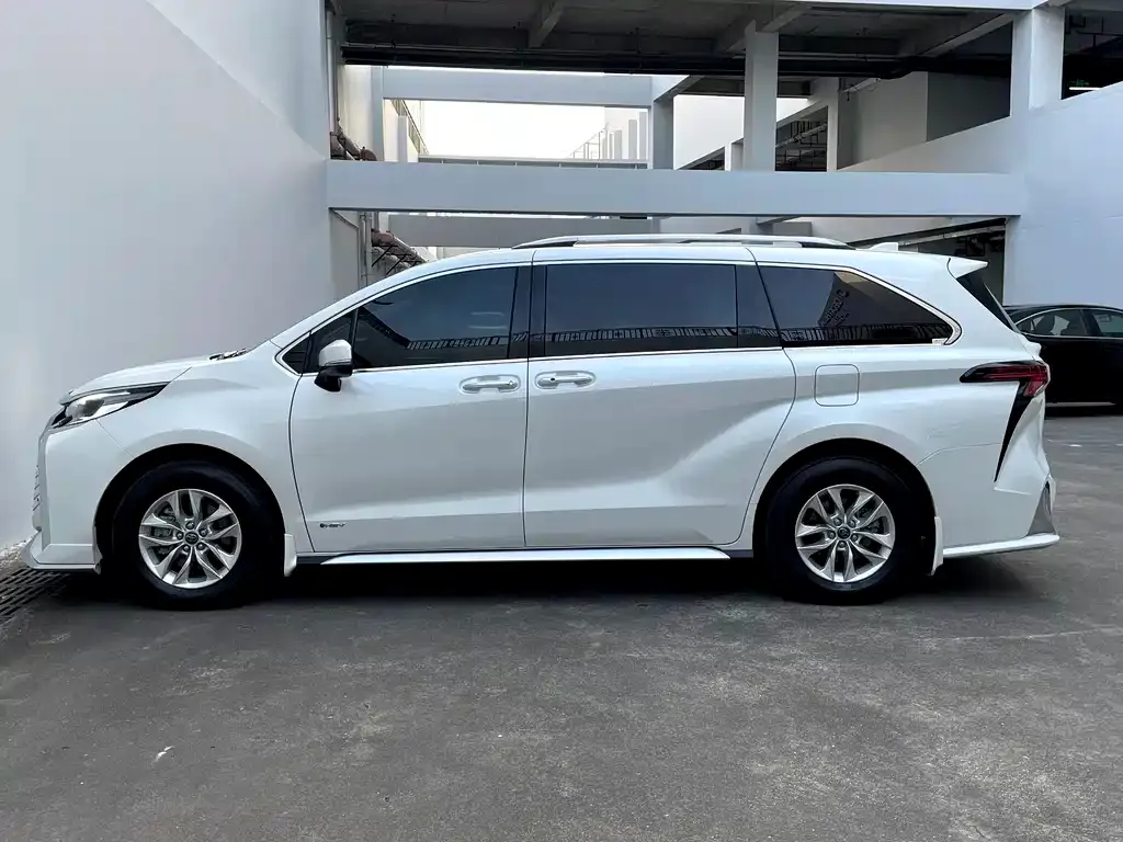 Toyota Granvia 2025 из CN, фото 5