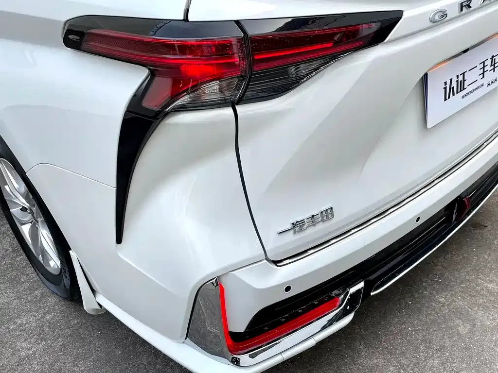 Toyota Granvia 2025 из CN, фото 10