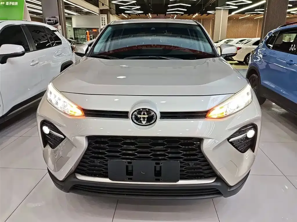 Toyota Wildlander — фото 9