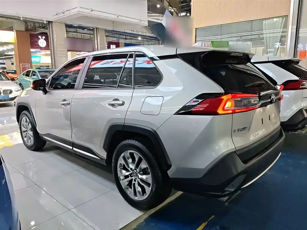Toyota Wildlander — фото 4
