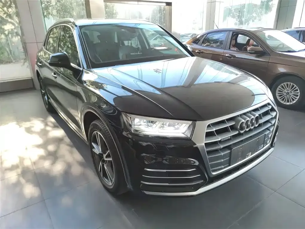 Audi Q5L 2021 из CN, фото 2