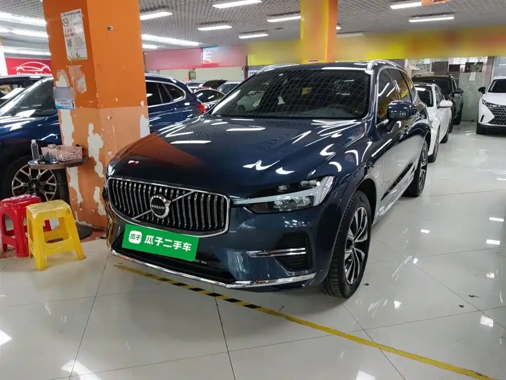Volvo XC60 2023 из CN, фото 1