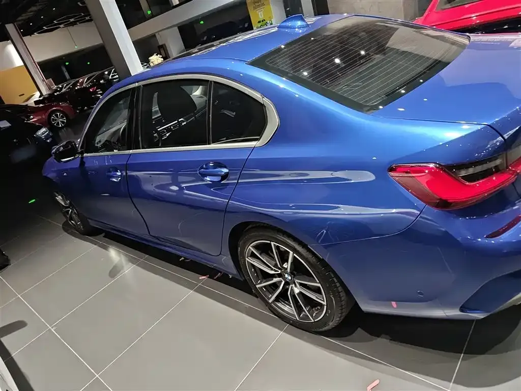 BMW 3 Series 2021 из CN, фото 3