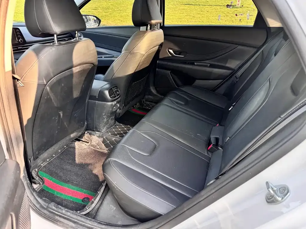 Hyundai Elantra 2023 из CN, фото 3