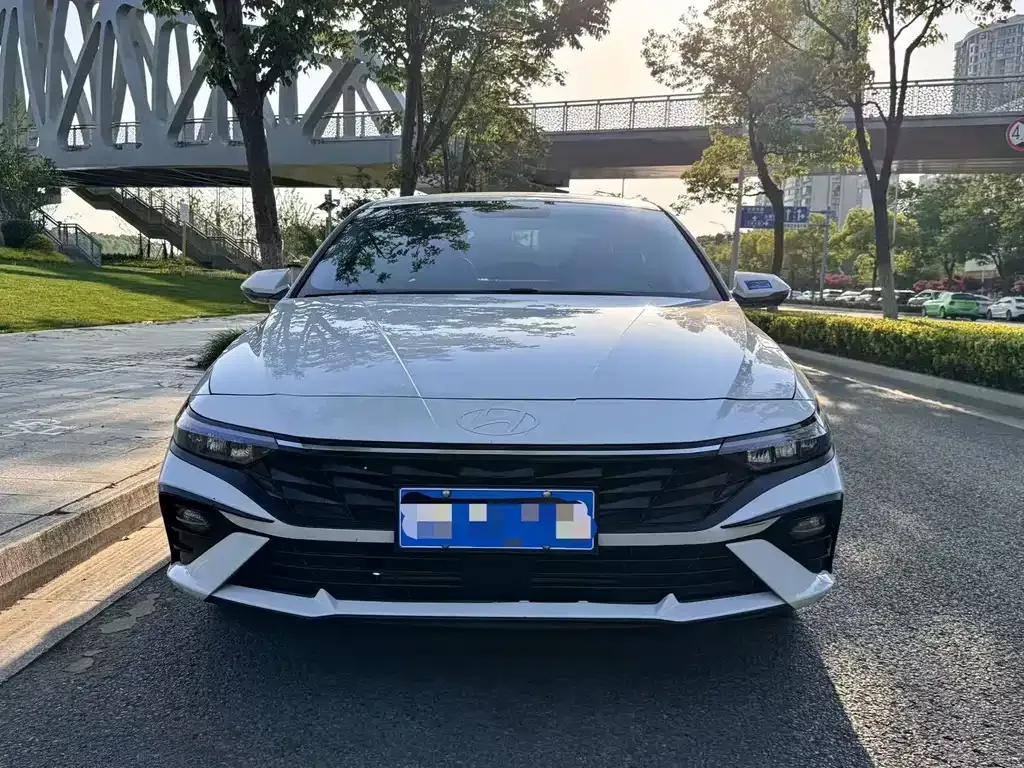 Hyundai Elantra 2023 из CN, фото 4