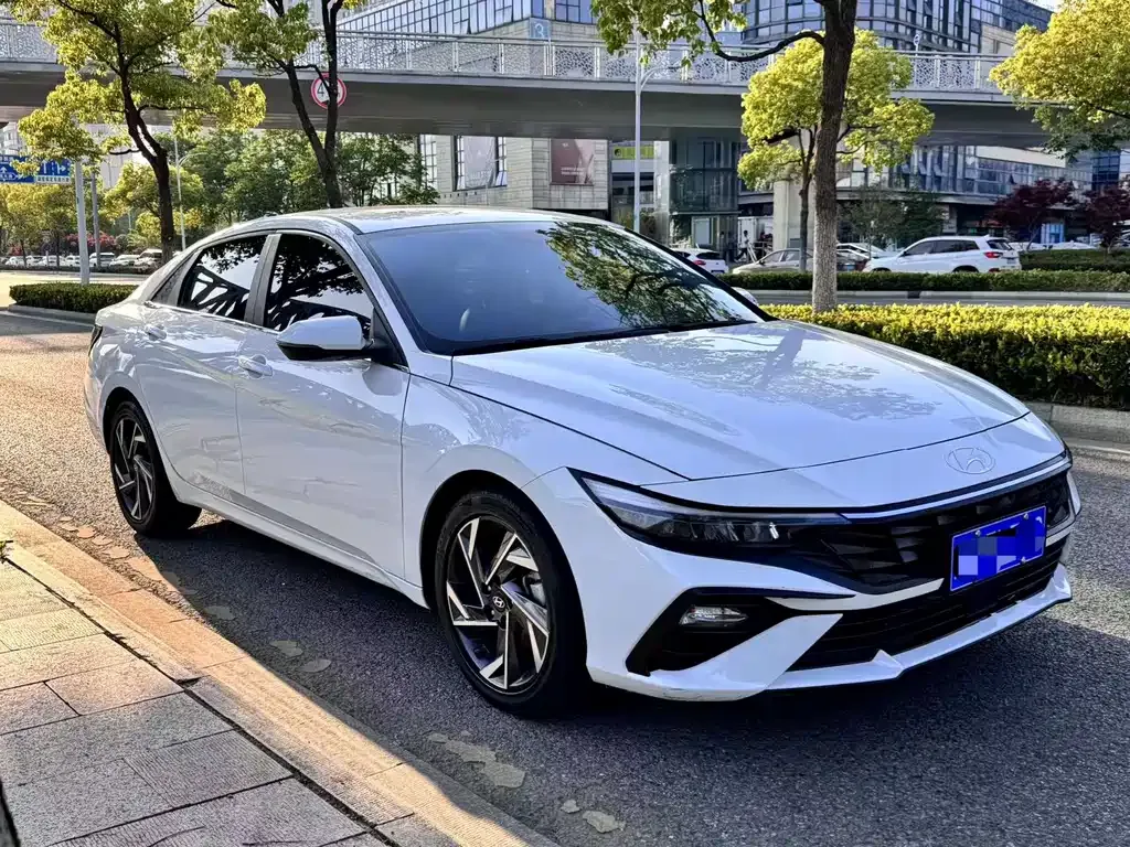 Hyundai Elantra 2023 из CN, фото 9