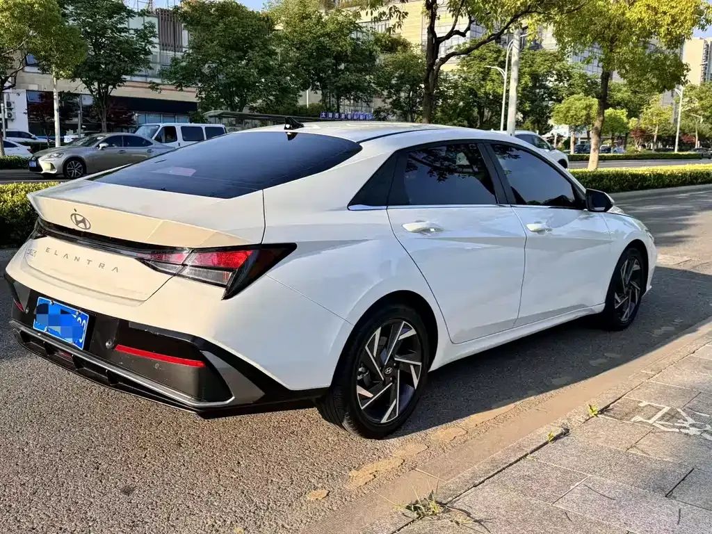 Hyundai Elantra 2023 из CN, фото 6