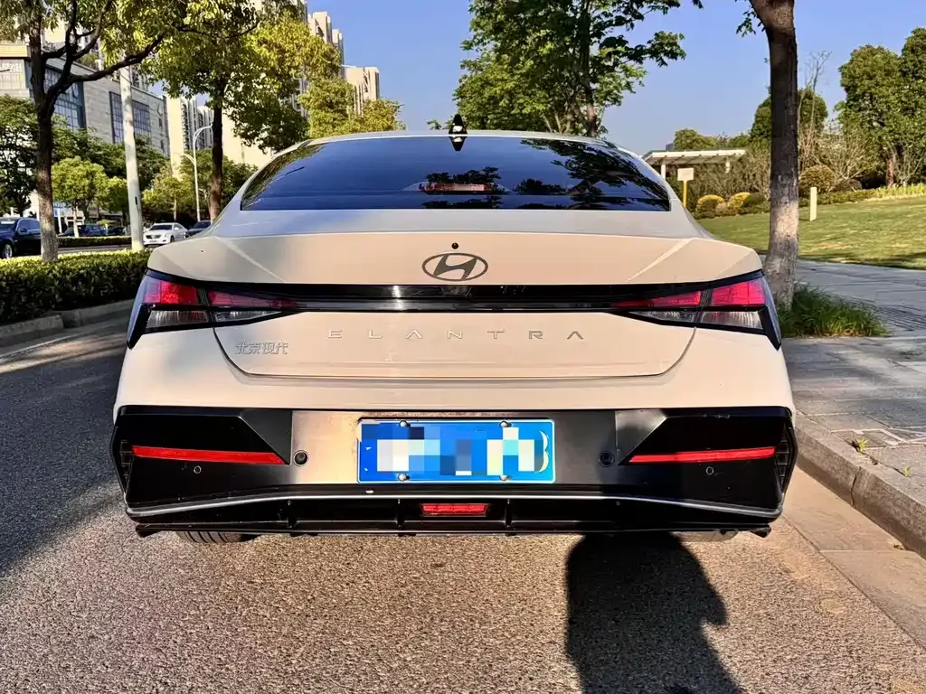 Hyundai Elantra 2023 из CN, фото 7