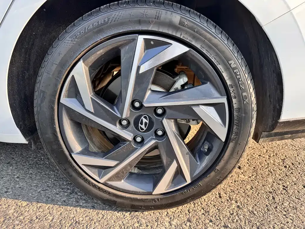 Hyundai Elantra 2023 из CN, фото 5