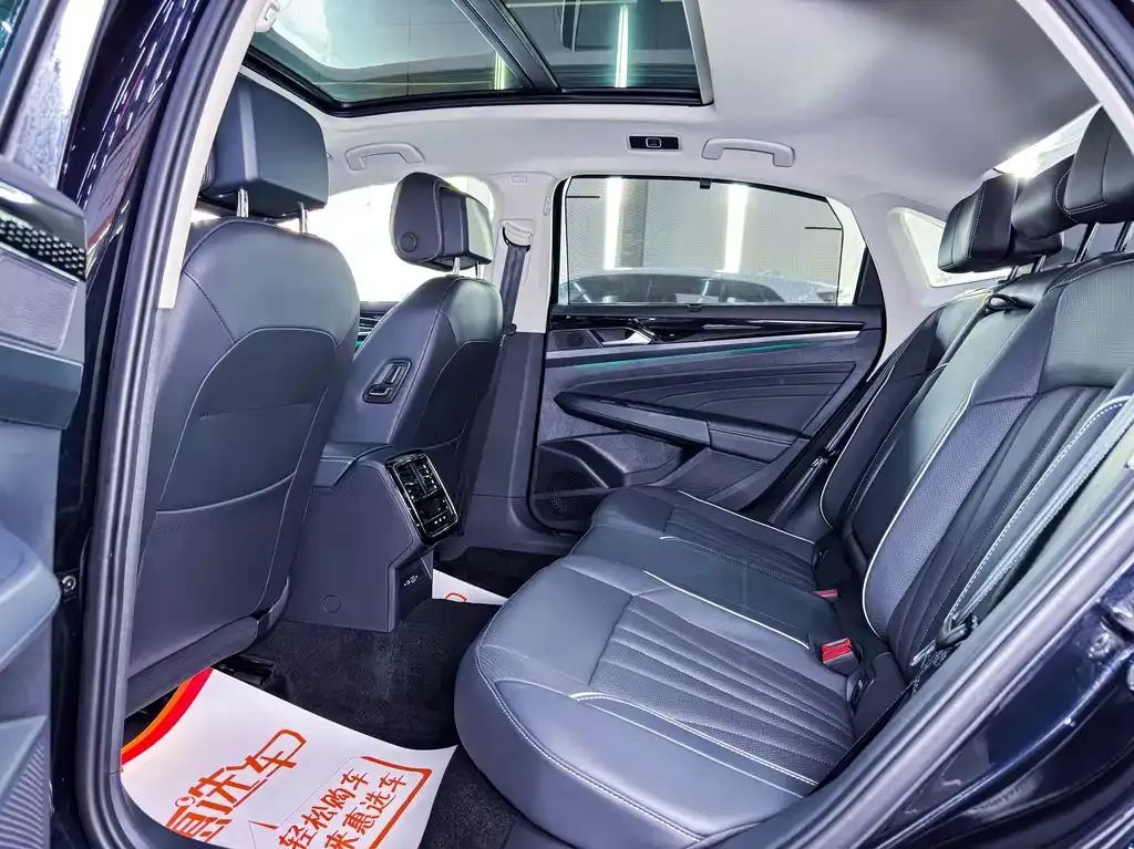 Volkswagen Passat 2024 из CN, фото 10
