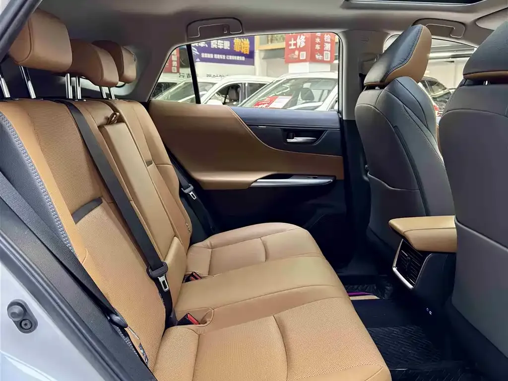 Toyota Venza 2022 из CN, фото 10