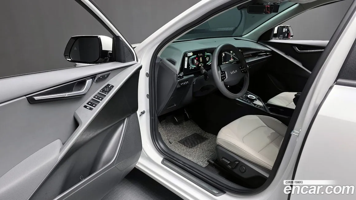 Kia Niro — фото 10