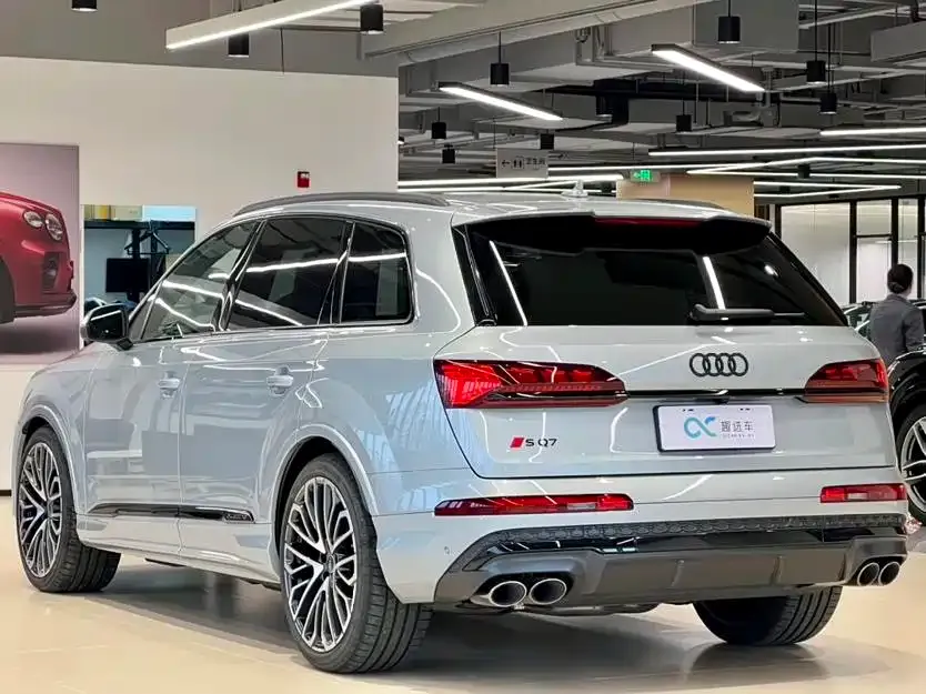 Audi SQ7 2024 из CN, фото 4