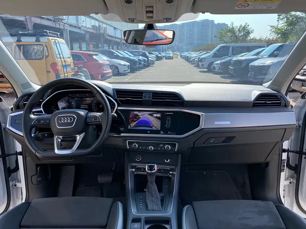 Audi Q3 2023 из CN, фото 4